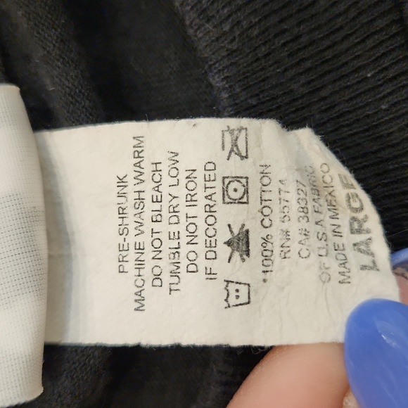 Iowa Hawkeyes Basketball T-Shirt - Picture 3 of 3